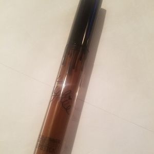 Kylie liquid lipstick in true brown k